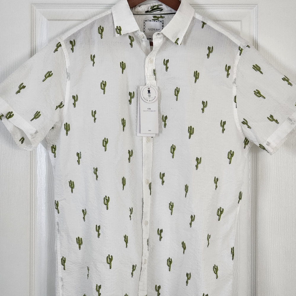White button down catus print, slim fit cotton shirt. Size medium with tags.